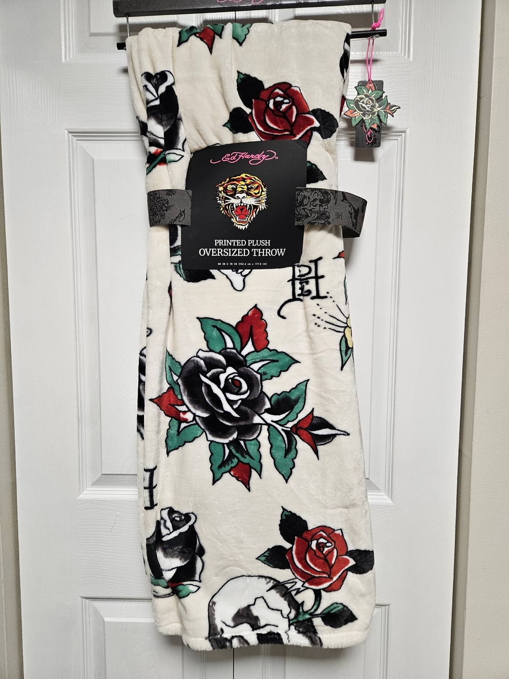 Ed Hardy Cream Throw Blanket with Red & Black Roses Skulls Edgy Y2K